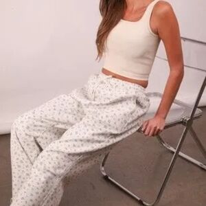 Very J Cream Floral Wide-Leg Lounge Pants